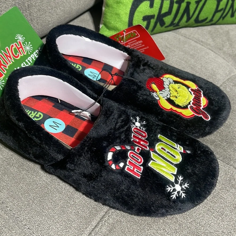 ❌SOLD❌🎄🎄Men’s Grinch Slippers🎄🎄 - Picture 3 of 4